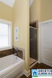 l2b854745-m24xd-w640_h480_q80